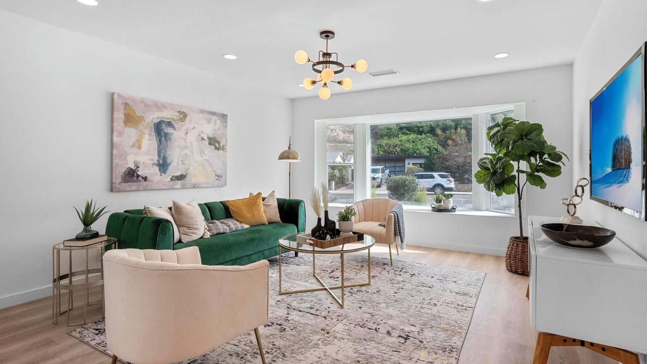 Photo of Livingroom in Allied Gardens