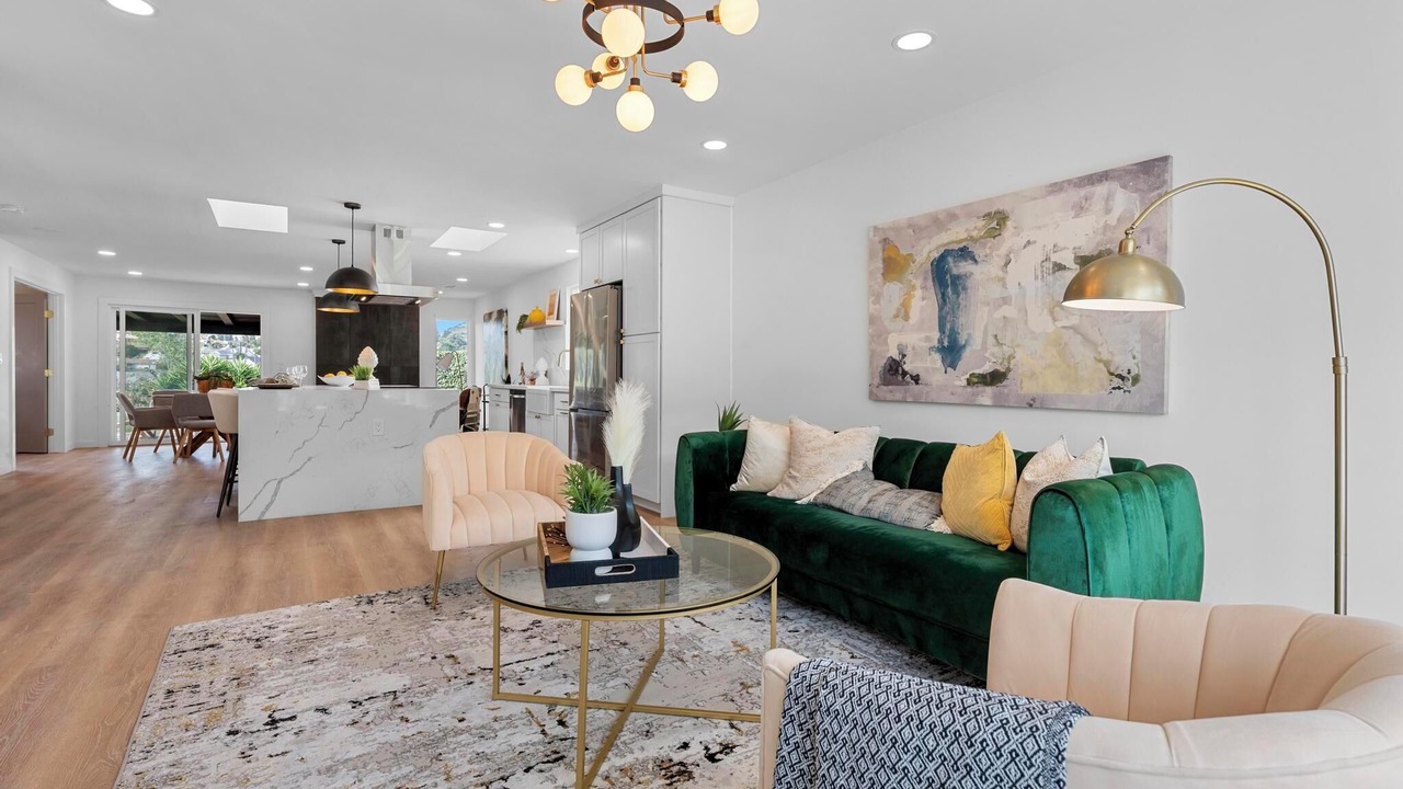 Photo of Livingroom in Allied Gardens