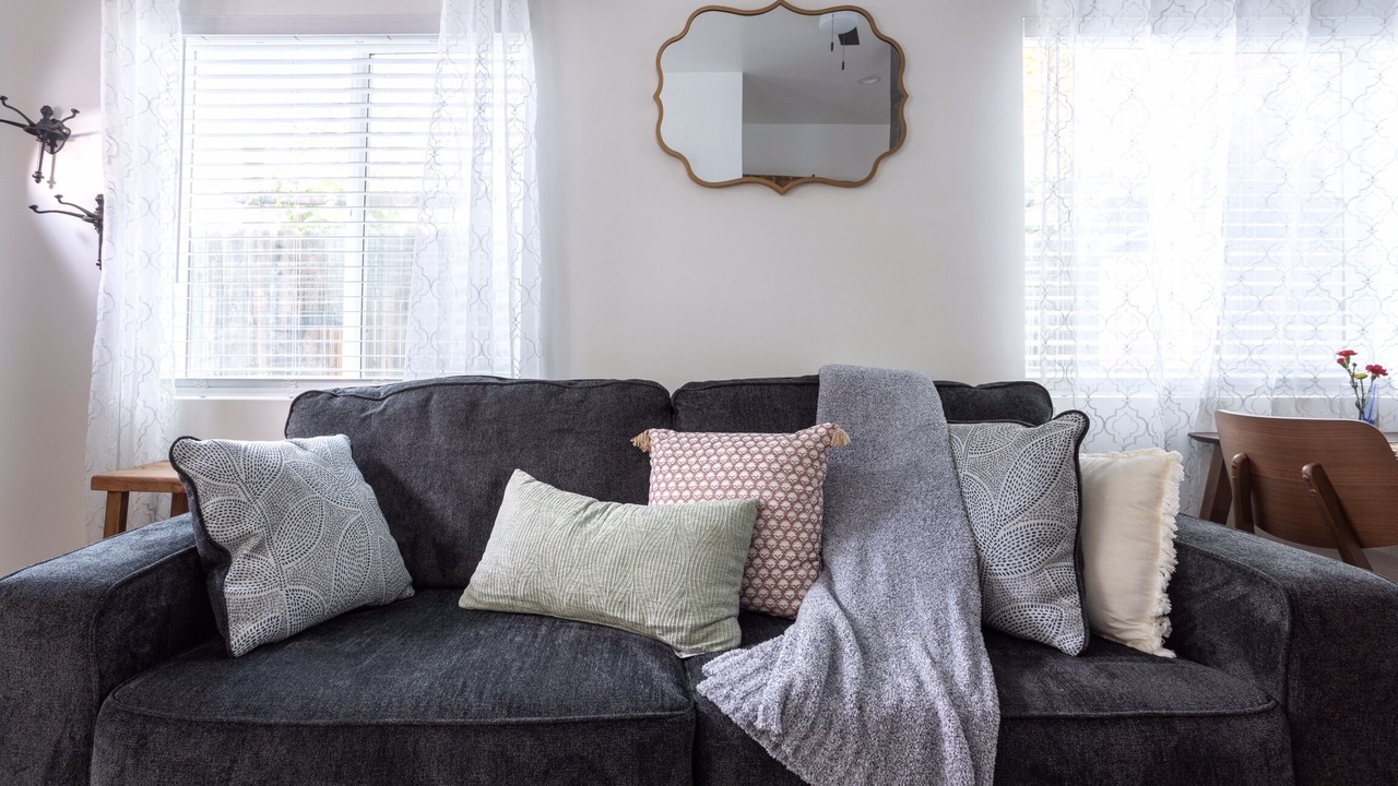 Photo of Livingroom in Watts