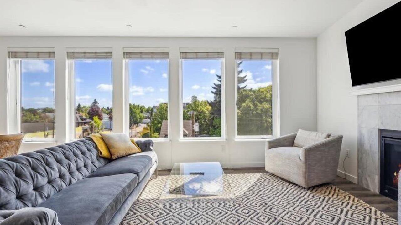Photo of Livingroom in Buckman Neighborhood