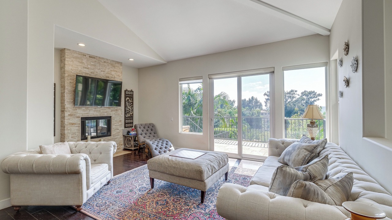 Photo of Livingroom in Fairbanks Ranch