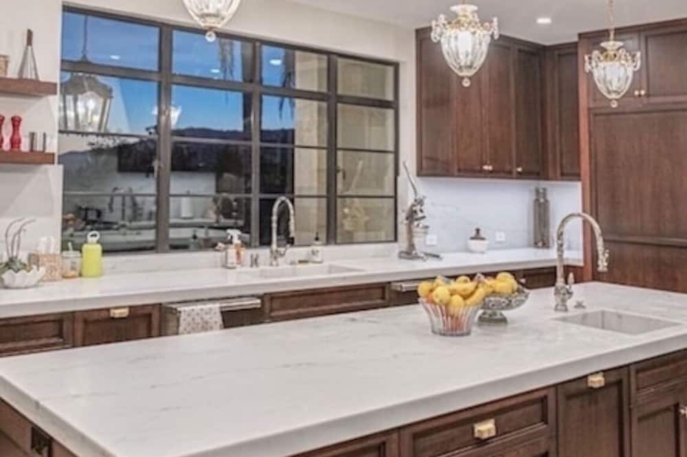 Photo of Kitchen in Western Malibu