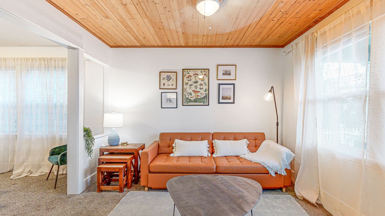 Photo of Livingroom in Johns Landing