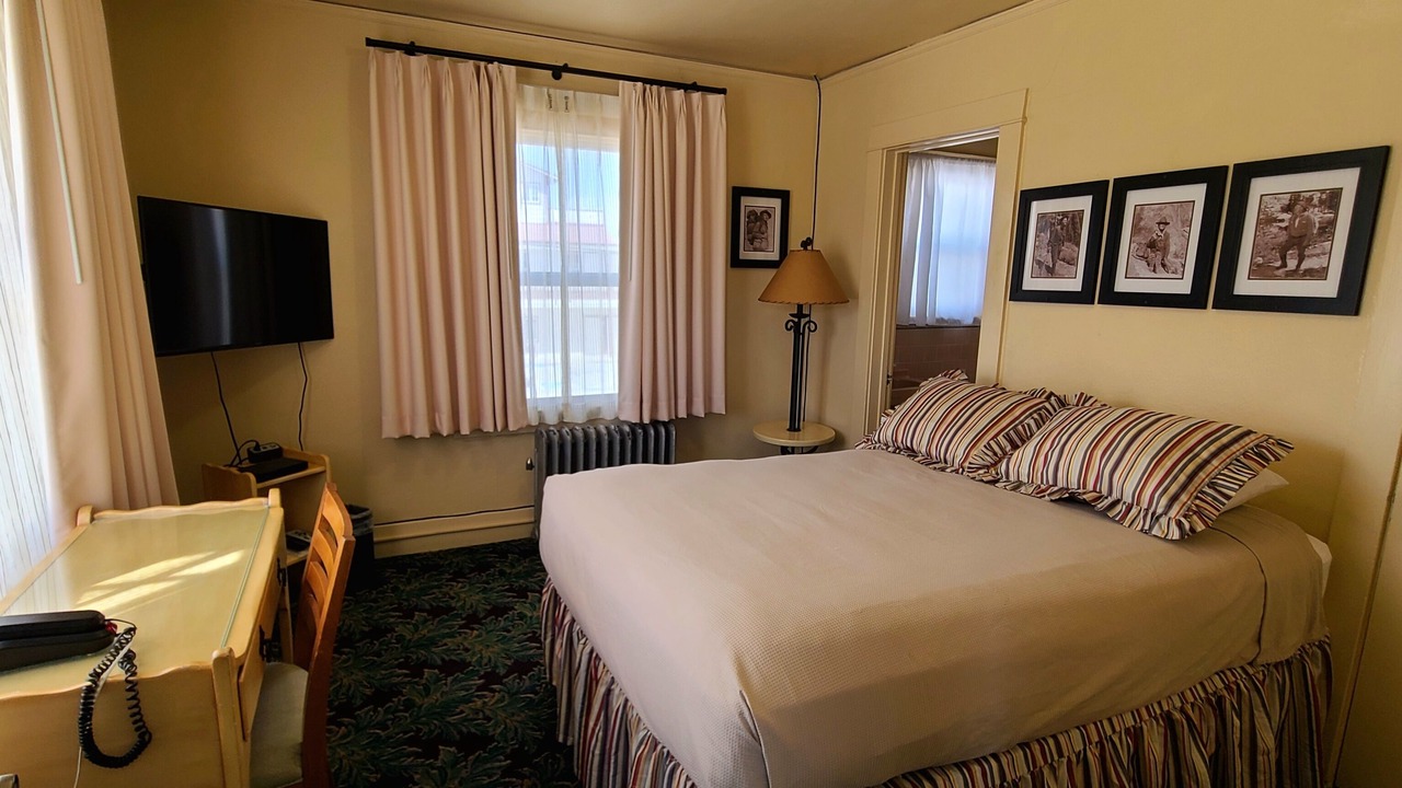 Photo of Bedroom in Lone Pine