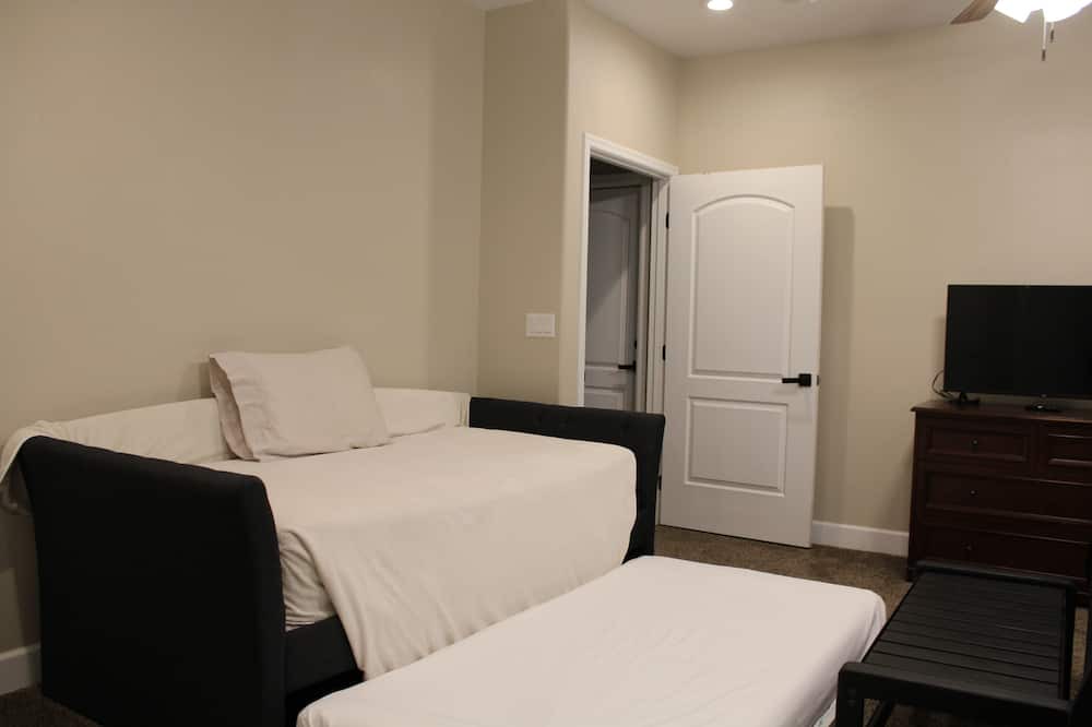 Photo of Bedroom in Fort Mohave