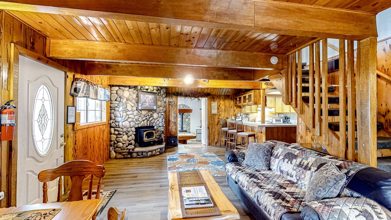 Photo of Livingroom in Whispering Forest