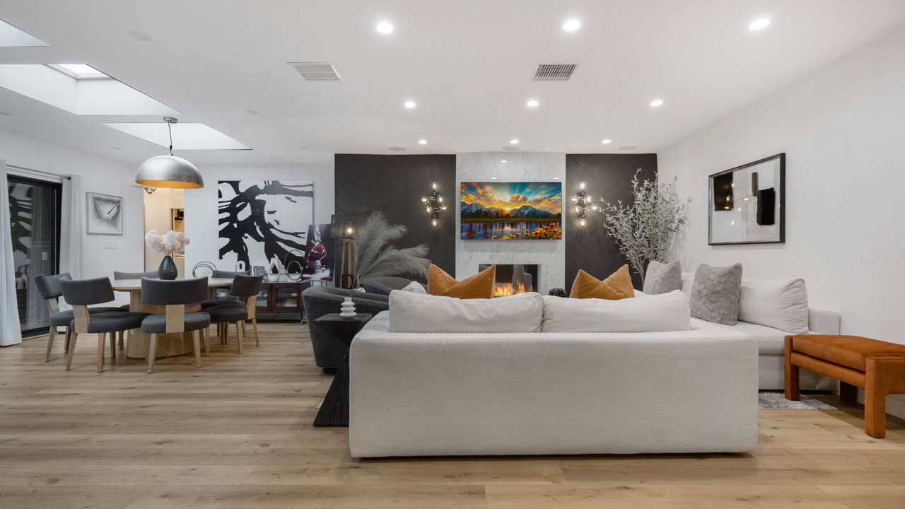 Photo of Outdoor in Woodland Hills