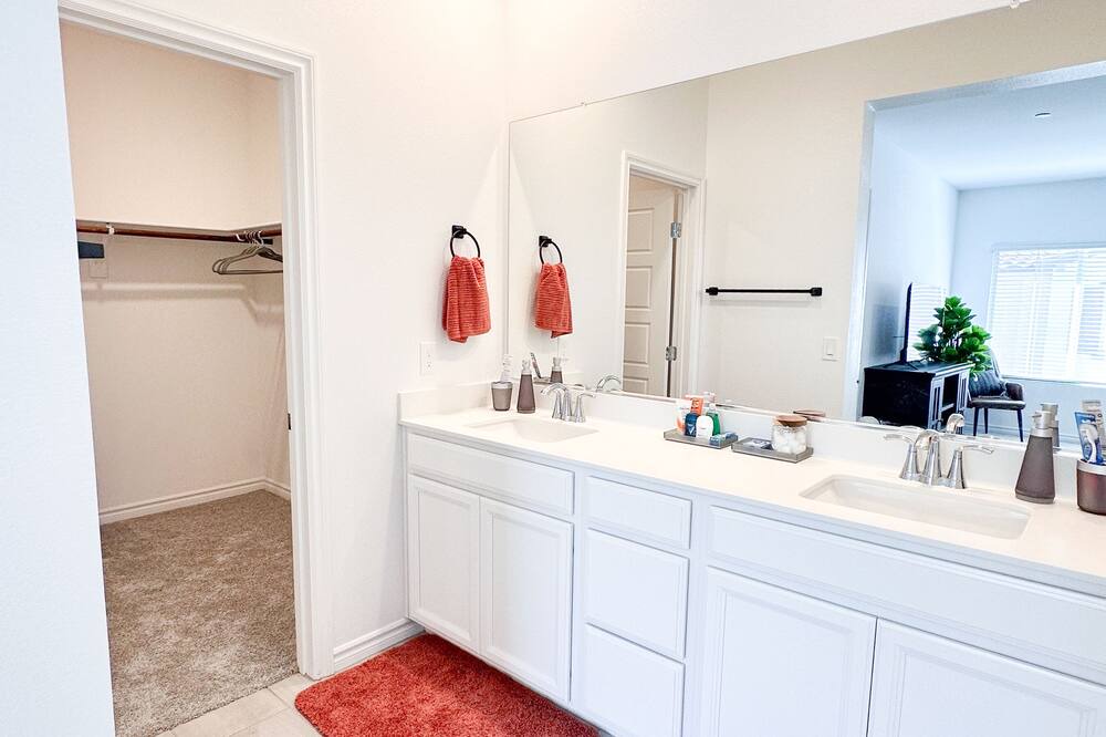 Photo of Bathroom in North Las Vegas