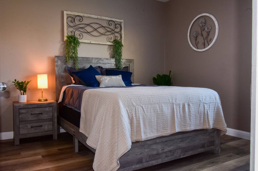 Photo of Bedroom in Porterville