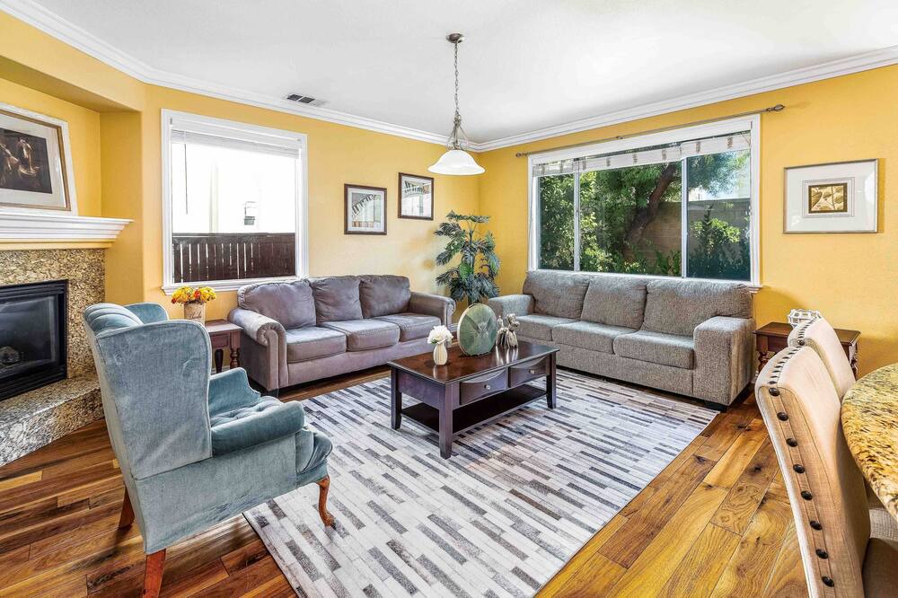 Photo of Livingroom in Rancho Cucamonga