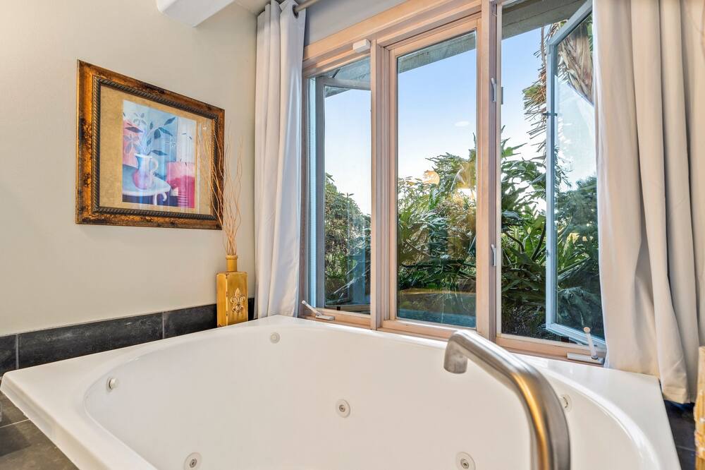 Photo of Bathroom in Valley Center
