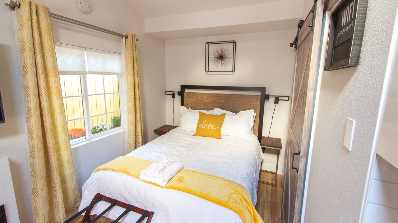 Photo of Bedroom in Sellwood-Moreland