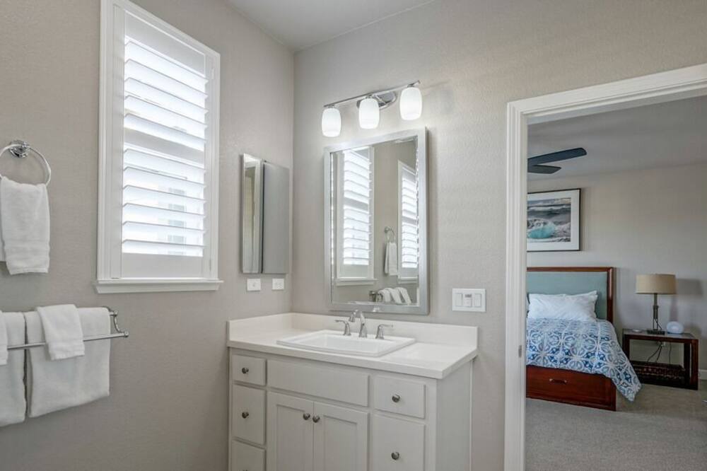 Photo of Bathroom in Marina