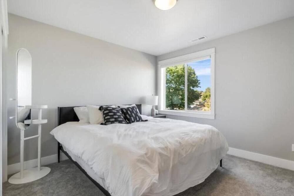 Photo of Bedroom in Troutdale