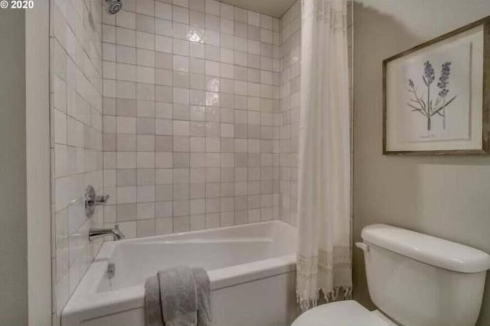Photo of Bathroom in Troutdale
