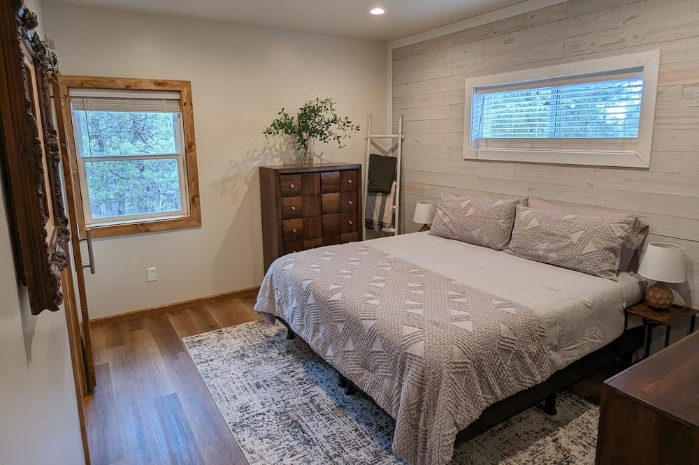 Photo of Bedroom in Pinetop-Lakeside