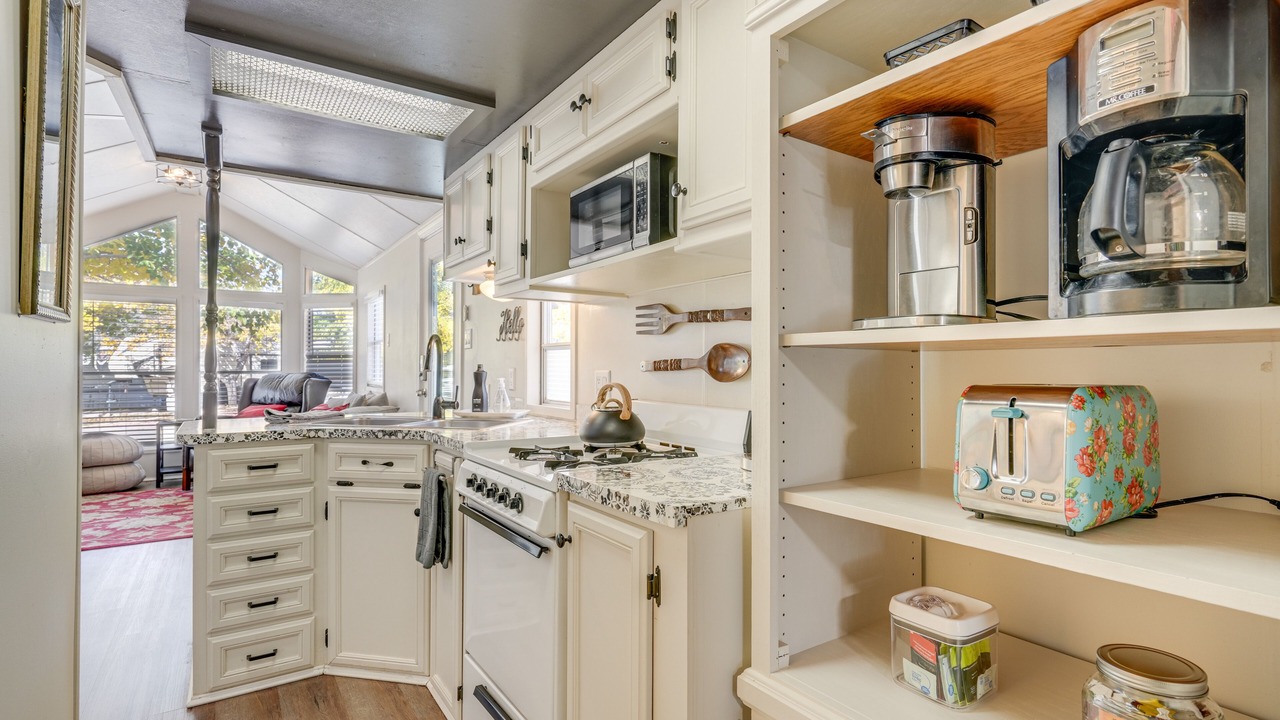 Photo of Kitchen in Hurricane