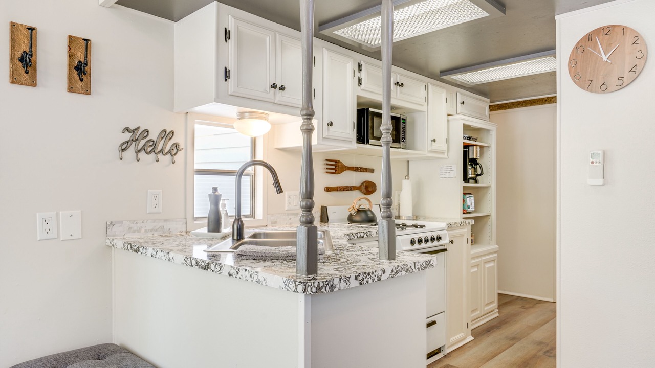 Photo of Kitchen in Hurricane