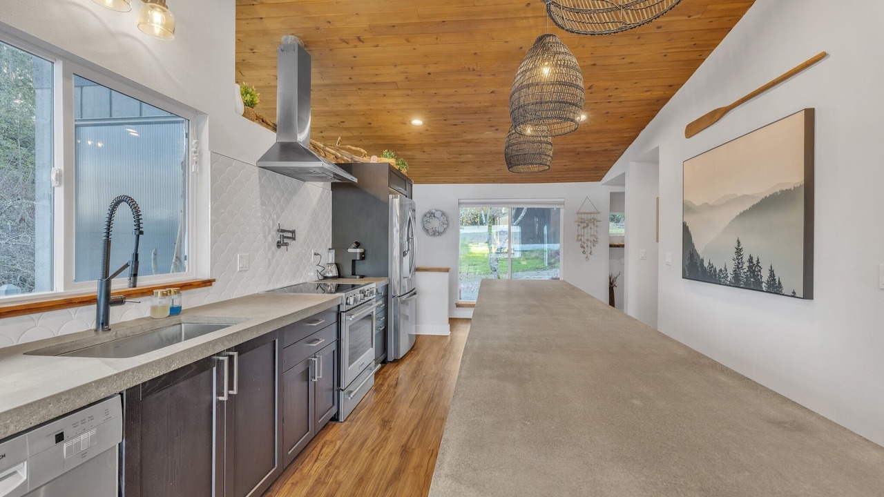 Photo of Kitchen in Longbranch