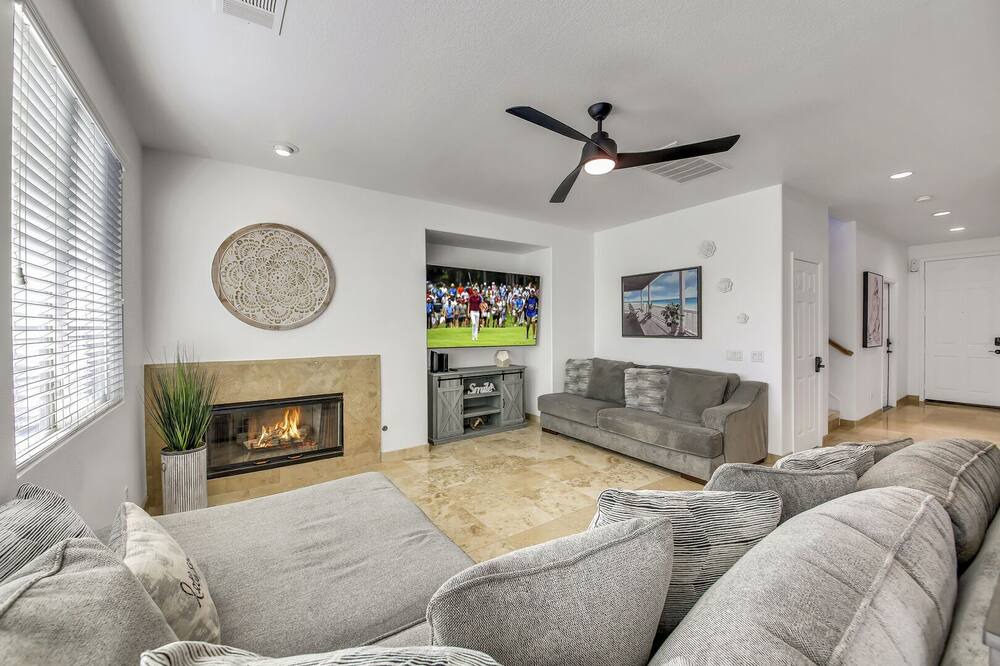 Photo of Livingroom in Coachella