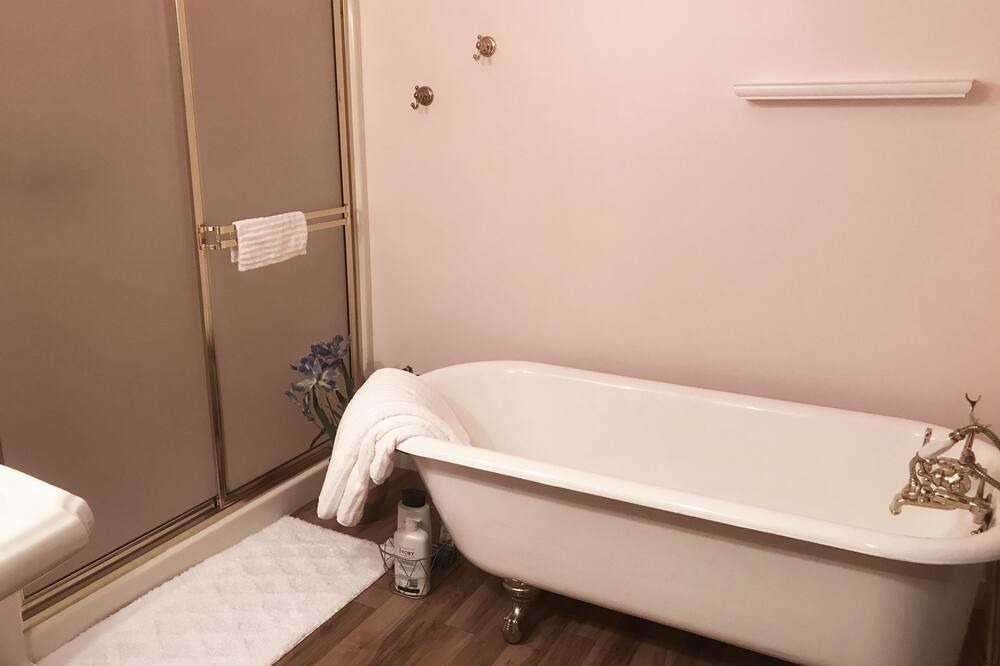 Photo of Bathroom in Kettle Falls