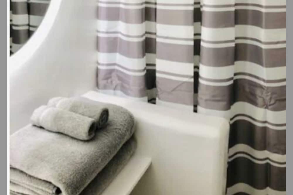 Photo of Bathroom in Pacific Palisades