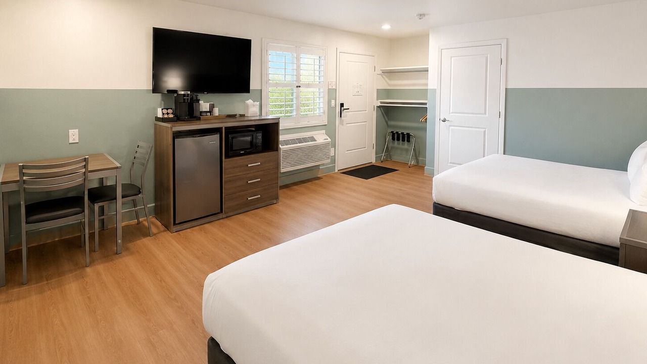 Photo of Bedroom in Munras Avenue