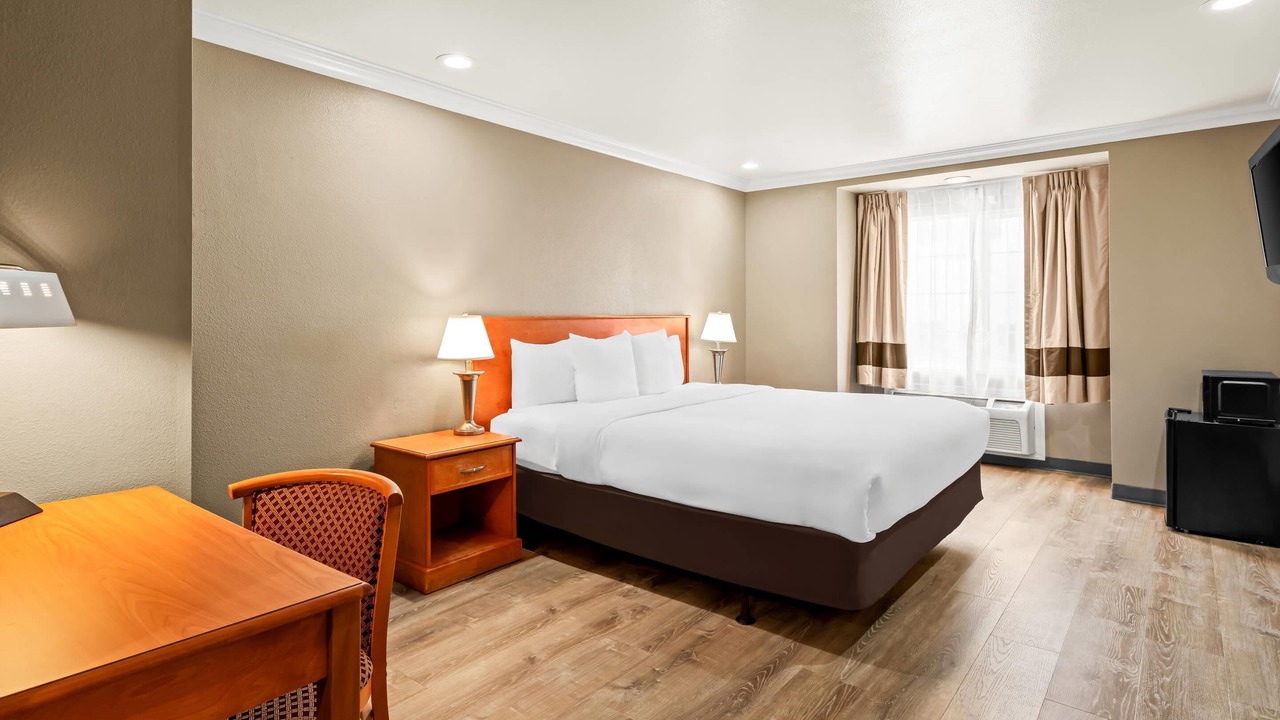 Photo of Bedroom in Salinas