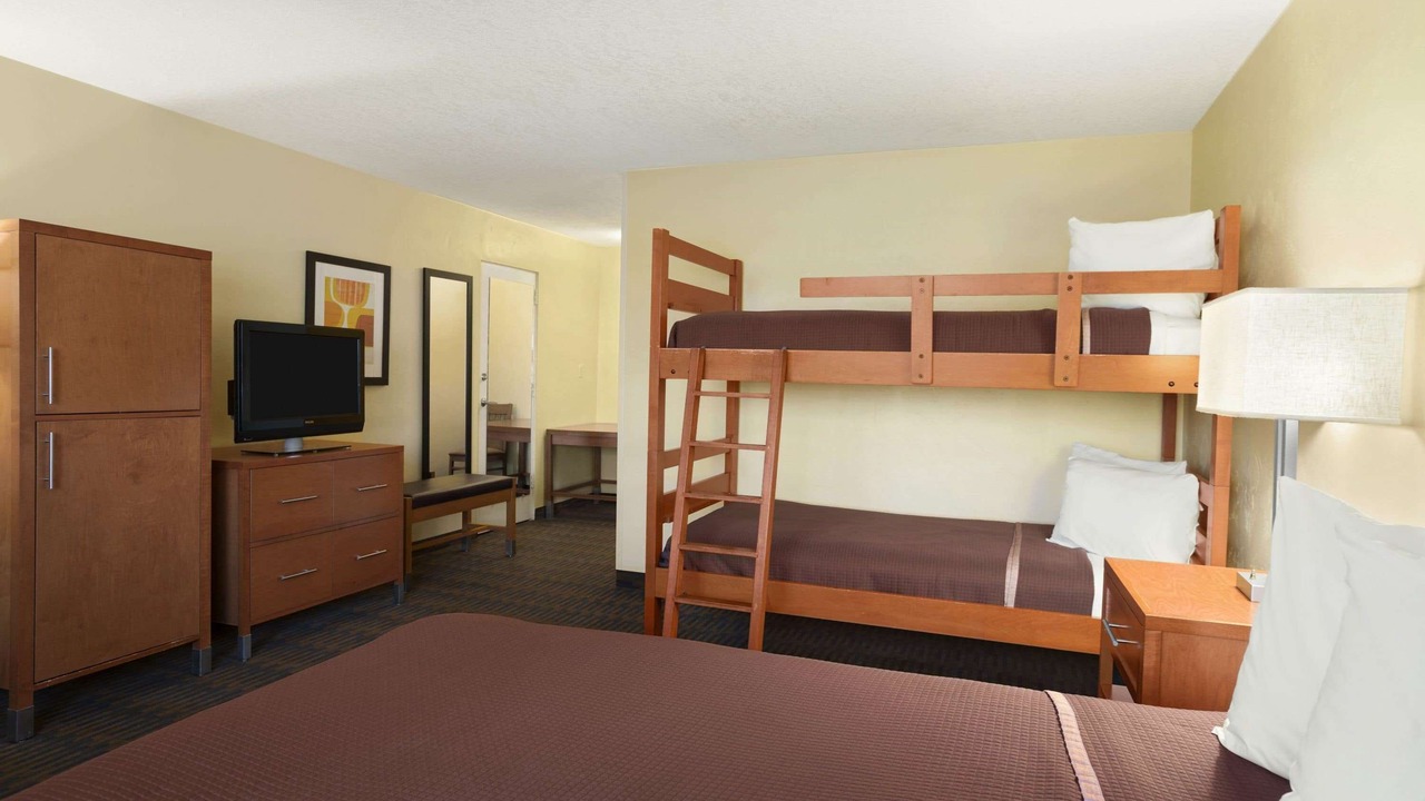 Photo of Bedroom in Midway District