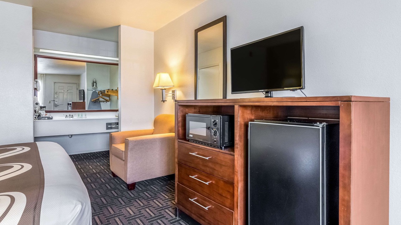 Photo of Bedroom in Raisin