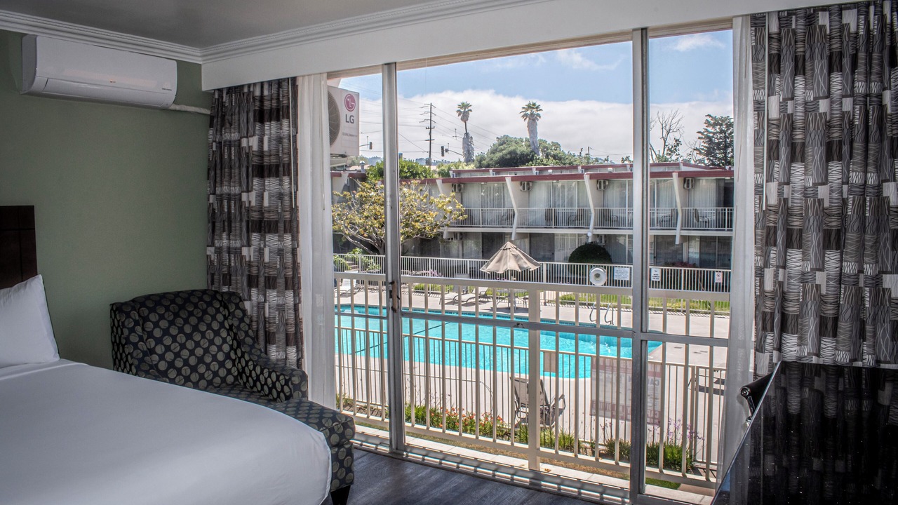 Photo of Bedroom in North Fremont Street