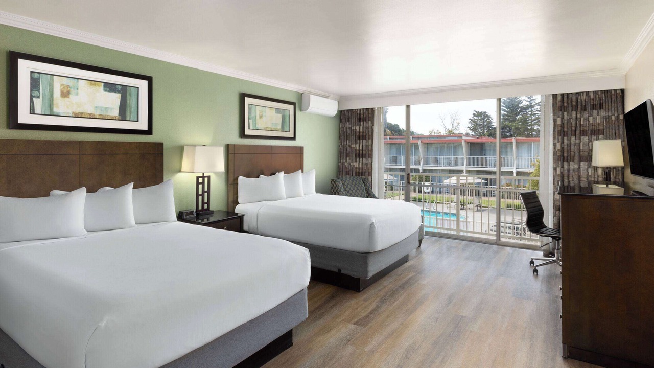 Photo of Bedroom in North Fremont Street