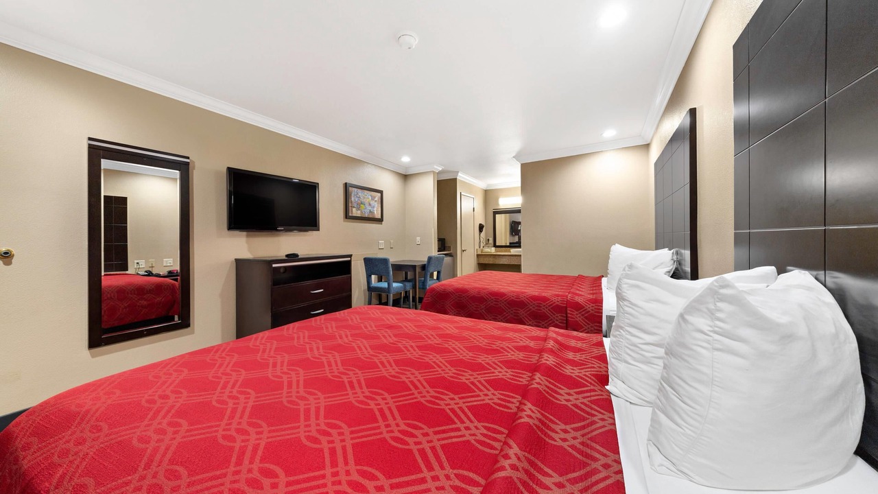 Photo of Bedroom in Central Escondido