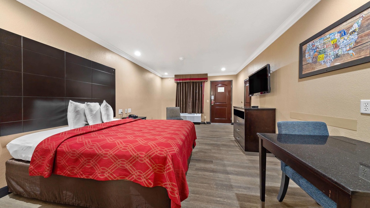 Photo of Bedroom in Central Escondido
