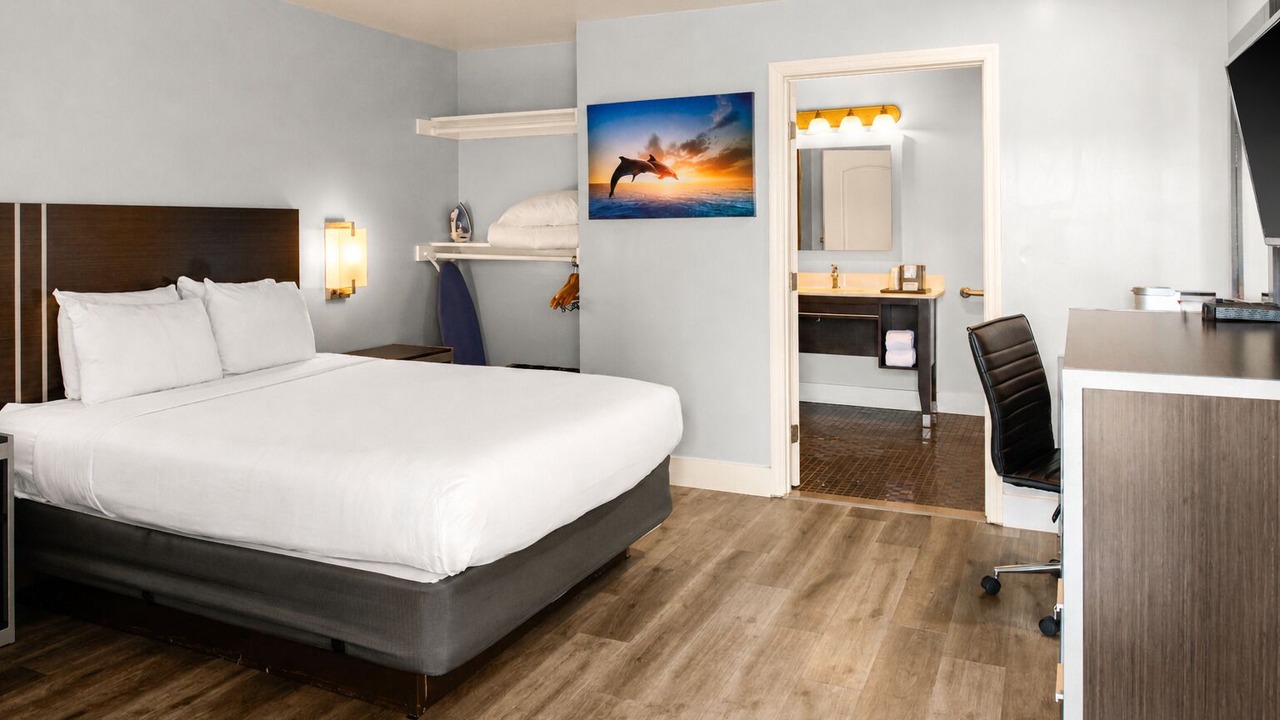 Photo of Bedroom in North Fremont Street