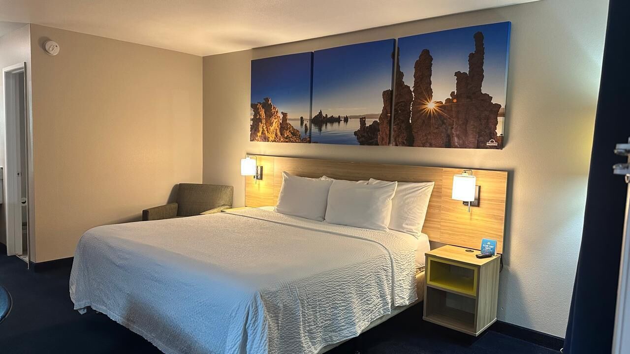 Photo of Bedroom in Ridgecrest