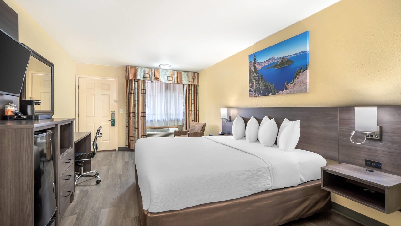 Photo of Bedroom in Klamath Falls
