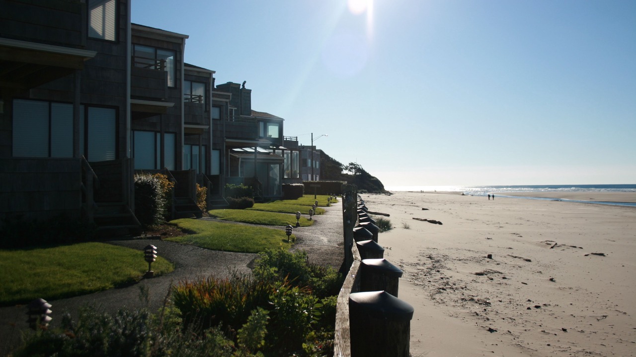 Photo of Others in Downtown Cannon Beach