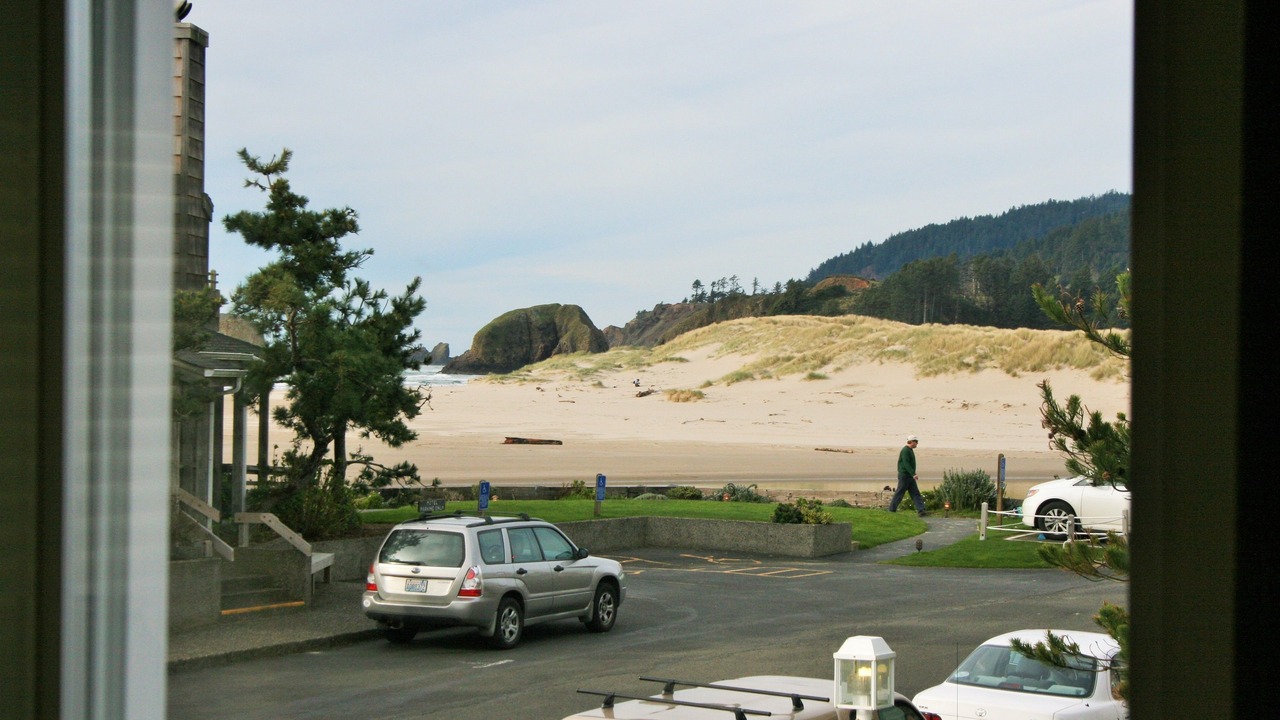 Photo of Bedroom in Downtown Cannon Beach