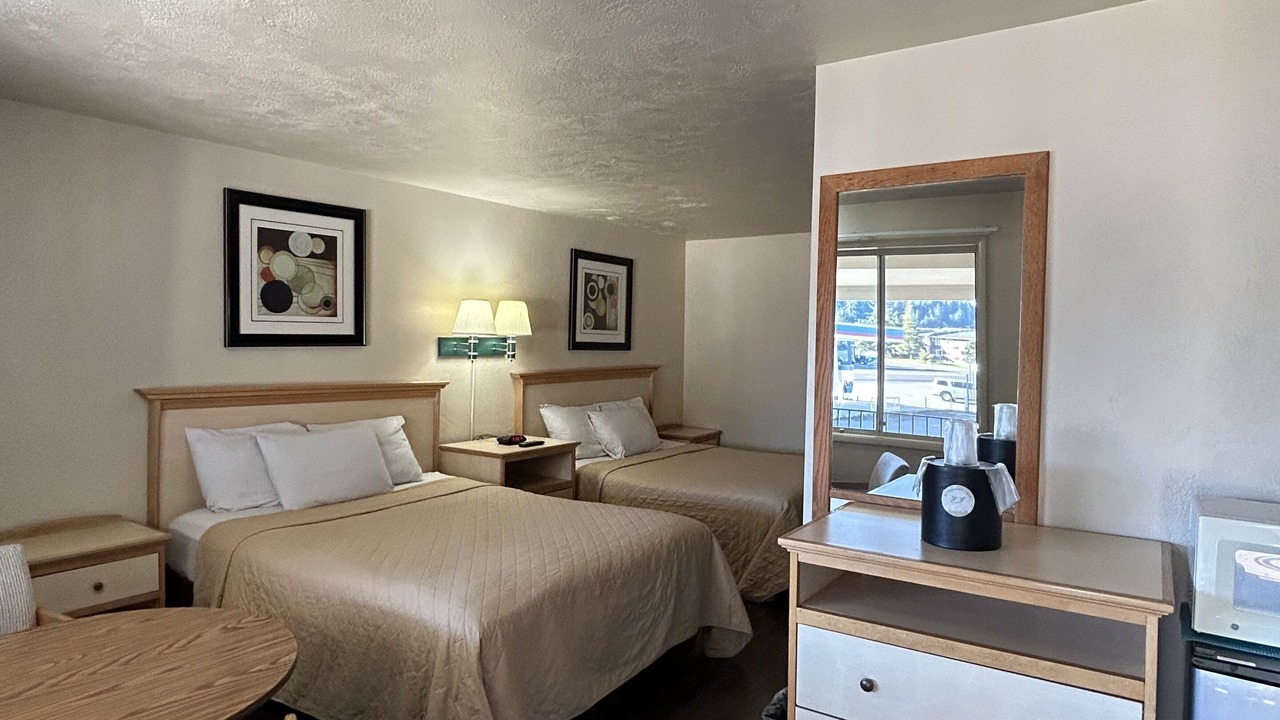 Photo of Bedroom in Reedsport