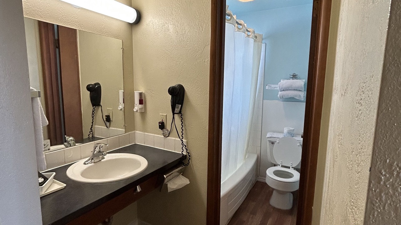 Photo of Bathroom in Reedsport