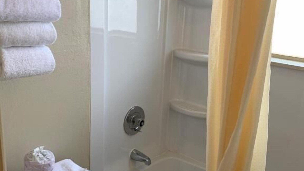 Photo of Bathroom in Reedsport