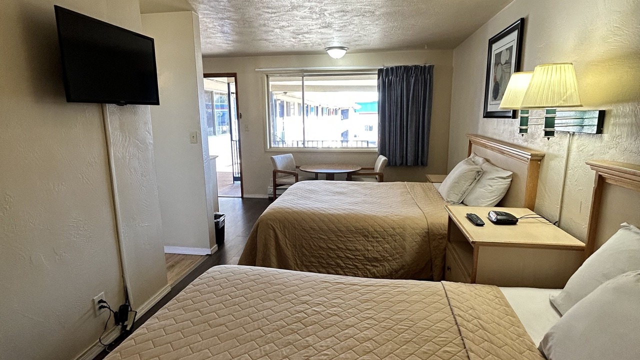 Photo of Bedroom in Reedsport