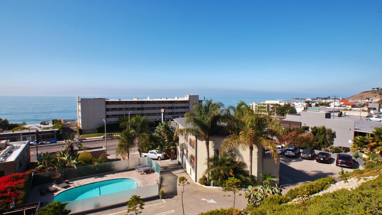 Photo of Patio Balcony in Eastern Malibu