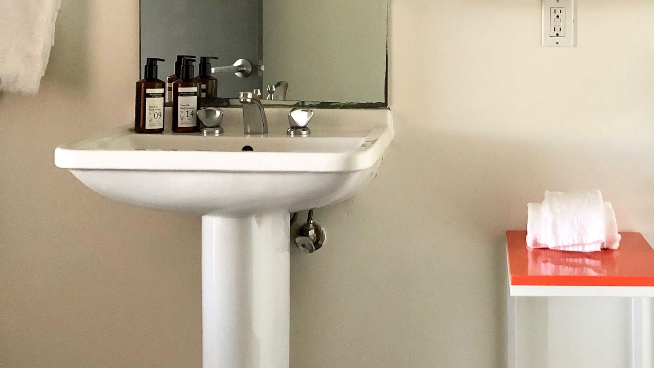 Photo of Bathroom in Eastern Malibu