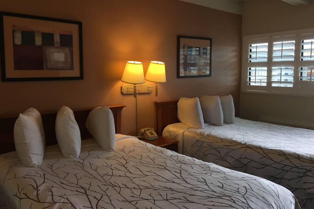 Photo of Bedroom in Marina District