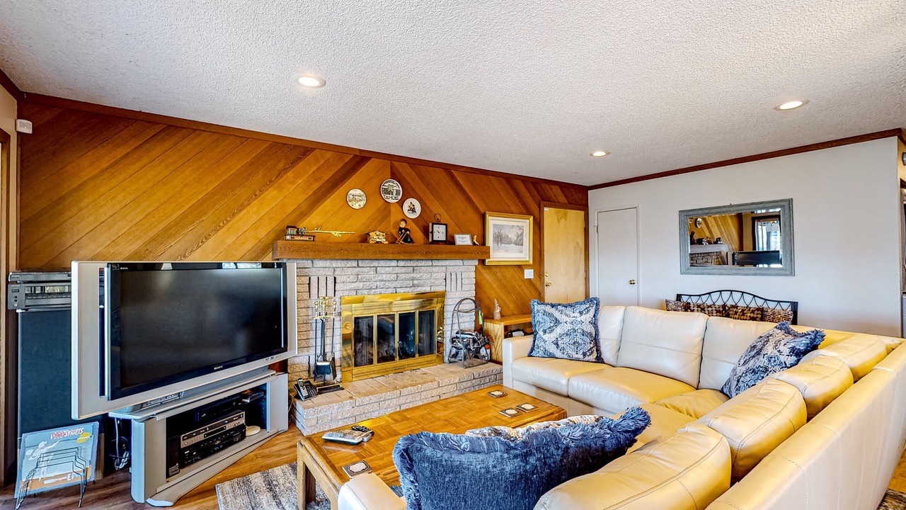 Photo of Livingroom in Brockway
