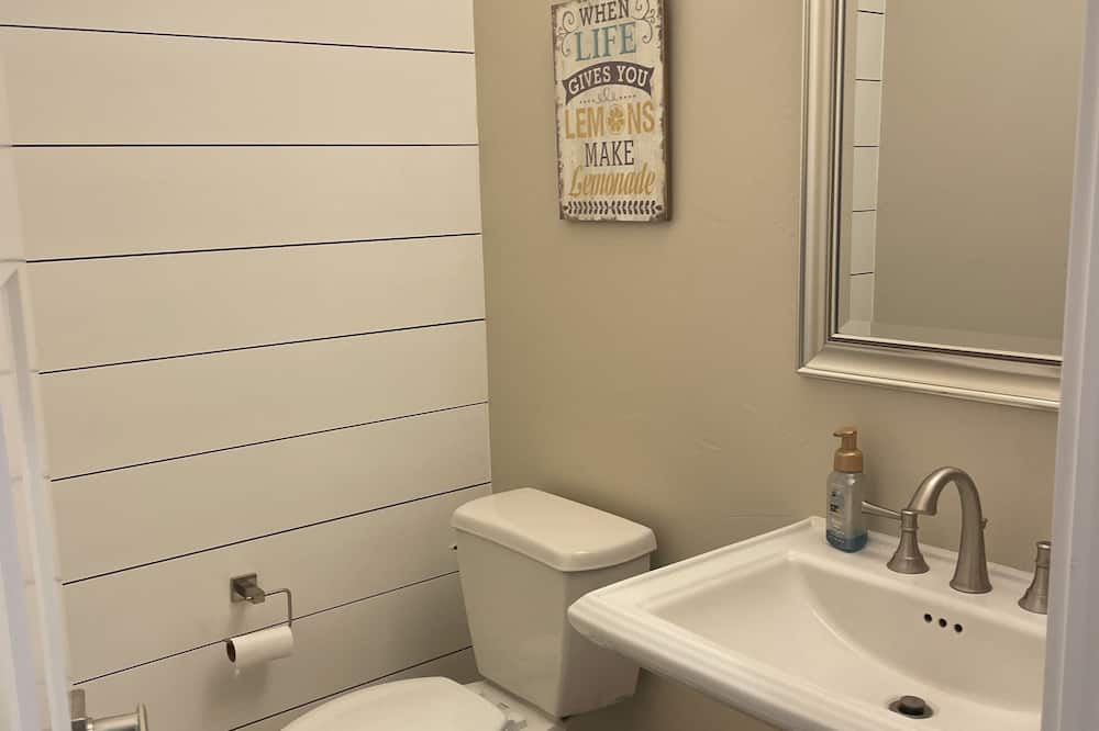 Photo of Bathroom in Beaver