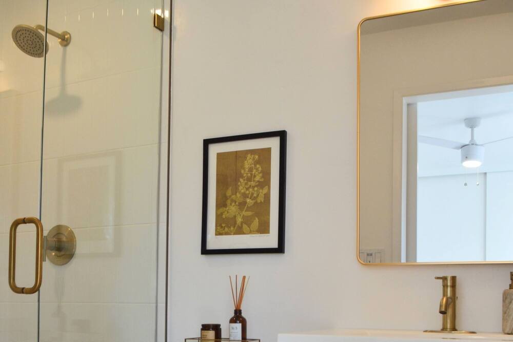 Photo of Bathroom in Cardiff-by-the-Sea