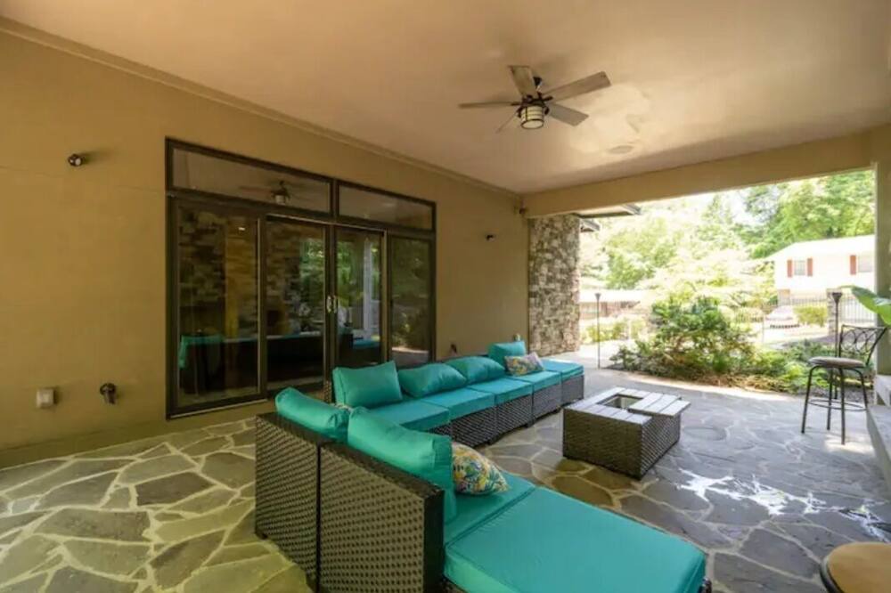 Photo of Patio Balcony in Los Angeles County